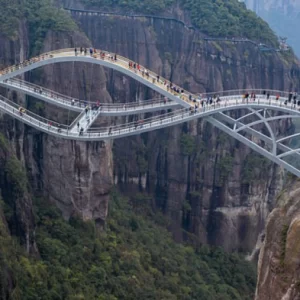 Scariest Bridge In The World Feature 750x393 1 (2)